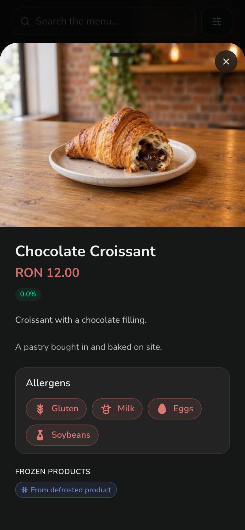 Egy étel a vendégek étlapján, fotóval, allergénekkel és az elkészítés módjával